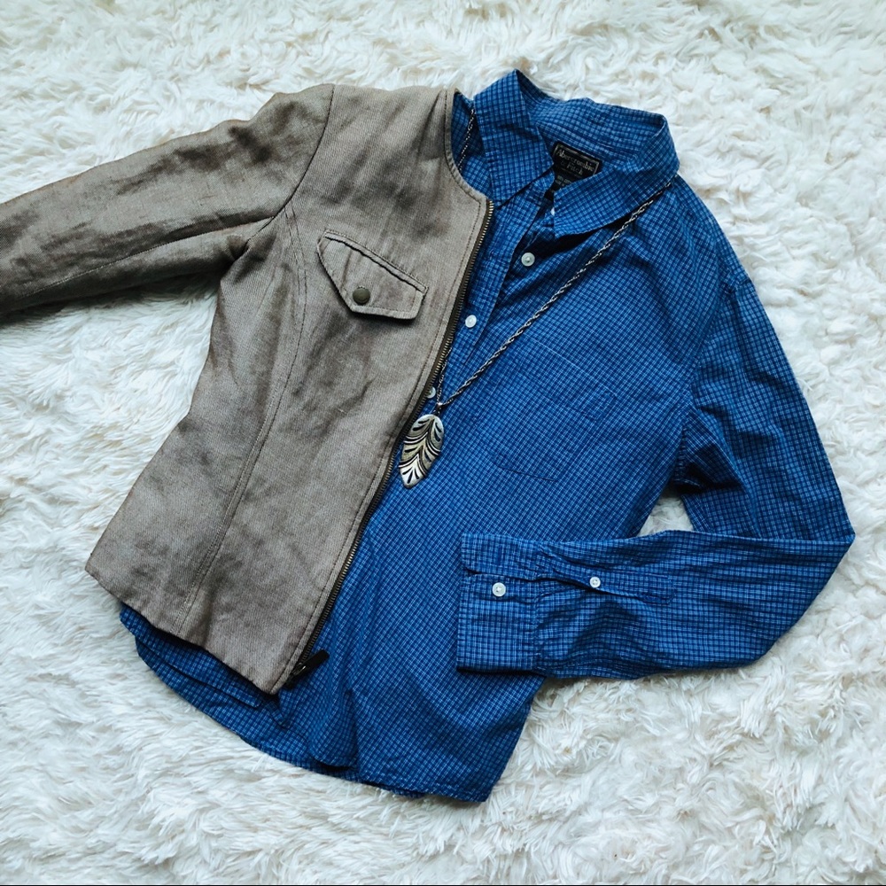 🛍BOGO Abercrombie Blue Plaid Button Down - Picture 1 of 2